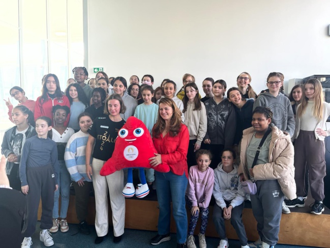 Plongée au cœur de l'événement sportif "Les filles à l'eau pour les JO Plongée au cœur de l'événement sportif "Les filles à l'eau pour les JO
